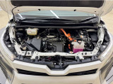 トヨタ中古車「まるごとクリーニング」施工済。エンジンルームを専用洗剤で洗浄!高圧&スチーム洗浄も行います。樹脂部分も艶出し剤でピカピカです☆☆