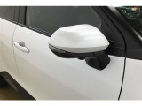 ドアミラーにウインカーを装備しており、スタイル、機能性の高いお車です!