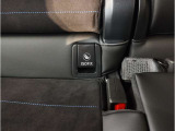 【コックピットシート】BMW車の主役席。車体中央にくる様に配置し車両重心とが一致する事でドライバーと車との一体感あるドライビングを実現。人間工学に基づき形成した形状が長時間のドライブ疲労も軽減します!