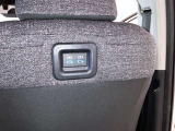 スマートフォンやお手持ちの機器のバッテリー残量が少なくなっても、運転中に充電ができるので安心ですね!
