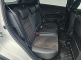 ホールド感に優れた専用シートで、長時間の運転も快適にサポートします。