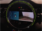 クラシック感を残したデザインのメーターパネルです。