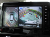 アラウンドビューモニター:空から見下ろしているような視点でスムーズな駐車と安全確認ができ安心して運転出来ます。