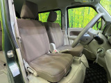 運転席シート廻りは使用感も少なく、良好な状態となっています。丁寧に使われていたことがよくわかりますね。