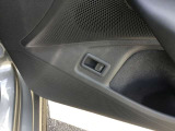 ステアリングから各種機能を操作可能!運転中の視線移動を抑え、快適なドライブをサポートします。
