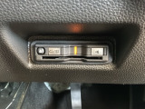 いまや快適なカーライフに欠かせないETCが付いています。