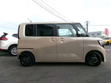 両側オートスライドドアですので、狭い駐車場での、乗り降りも、しやすく便利です。