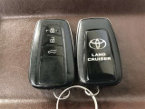 【スマートキー】ポケットやバッグに入れたままでも、キーを取り出さずに施錠・開錠が可能です。