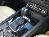 オートマのシフトレバーは操作しやすい位置にあります☆