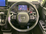 【純正革巻きステアリング】上質な革を使用することで、手にしっかり馴染みとても運転しやすいハンドルです♪