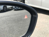 【エマージェンシーブレーキ】衝突回避支援システムで、前方の状況を監視し、車両や歩行者との衝突回避・衝突による被害軽減を支援してくれる装備です!
