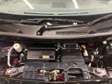 エンジンルームもクリーニング済みできれいですよ。日産の整備士がしっかりと丁寧に点検していますので安心してお乗りいただけます