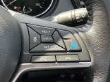 ハンドルの右側にはプロパイロットシステムのスイッチが付いているので、高速道路の運転が楽になりますよ!左側のオーディオ操作のスイッチにて音量調整等をナビを直接触ることなく操作ができます。