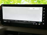 検索欄や拡大縮小の表示があり、目的地を探す際に使いやすい地図画面です。画面上の案内に沿って操作でき、行き先の確認やルート検索を日常の移動に役立てられます。