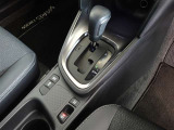 電動パーキングブレーキ・ブレーキホールドを装備してます。ホールド機能は信号待ちが多い一般道で疲労軽減になり、大好評です!