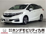 衝突被害軽減ブレーキ等のあんしんパッケージ、メモリーナビ等を装備した、シャトル Gタイプです。