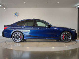 ☆BMWの前後重量配分50:50はエンジン自体をフロントタイヤよりも後ろにずらし、通常はエンジンルーム内に搭載される重量物であるバッテリーをトランクに移動させるなどして実現されています☆