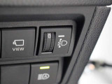 人や荷物を満載しても、対向車や先行車に迷惑をかけない、室内からヘッドライトの光軸を調整できます。
