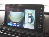 ◆マルチビューカメラシステム◆運転席から見づらい前後左右を、ナビ画面の映像で確認。見通しの悪い交差点や狭い道でのすれ違い、駐車などをサポートします。