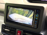 【バックカメラ】駐車時に後方がリアルタイム映像で確認できます。大型商業施設や立体駐車場での駐車時や、夜間のバック時に大活躍!運転スキルに関わらず、今や必須となった装備のひとつです!