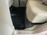 【スライドシート】後席にもスライド機構があることで、細やかに荷室スペースを確保!日常の様々なシーンに対応します♪