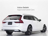 【Recharge Plug-in hybrid T8 AWD】かつてない走りの感動を呼び起こす、プラグインハイブリッドです。