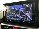 純正ナビを装備。タッチパネル式で使いやすく、お出かけもラクラクです。