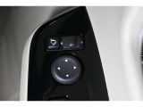狭い場所も苦になりません。電動格納ドアミラー装備。