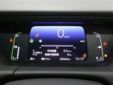 各操作スイッチは使いやすい位置に配置され、とっても見やすいメーターです。夜間時はラグジュアリーな気分にさせてくれる照明が魅力ですので、夜のドライブも楽しみになりますよ♪