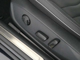 助手席も電動パワーシートです