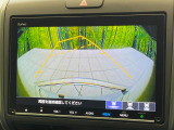 【バックカメラ】駐車時に後方がリアルタイム映像で確認できます。大型商業施設や立体駐車場での駐車時や、夜間のバック時に大活躍!運転スキルに関わらず、今や必須となった装備のひとつです!