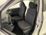 厚みがあって、座り心地のいいシート。運転席も助手席もリラックスしてゆったりと座れます♪