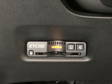 ハンドルの左下にETC2.0がついています。高速道路の料金所の通過も楽々です。 カードの取り出しもしやすい場所についています。