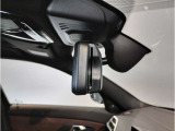 ☆BMWのルームミラーには自動防眩機能が備わっております。後続車のヘッドライトの明るさで幻惑されるのを防止☆