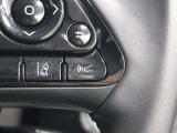 レーダークルーズコントロールには全車速追従機能を搭載し、ミリ波レーダーと単眼カメラで先行車を認識し、車速に応じた車間距離を保ちながら先行車に追従し、ドライバーの運転負荷を軽減します。
