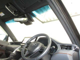 見通しのよいすっきりとした視界で、誰でも運転しやすいです。運転のしやすさは疲れにくさにも繋がりますよ♪