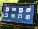 ナビゲーションやテレビ、Bluetooth Audioなど、目的に合わせた項目を画面から選べます。情報設定やルートの案内にも対応し、日々のお出かけを便利にサポートします。
