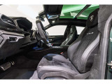 Verde Lares Highway AssistantNight Vision Urban Road Assistant Advanced 3D Bang&Olufsen Soud System Head-Up DisplayAmbient Light Package Wiper blades with integrated nozzles Black caliper