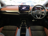 《インパネ》 見やすさと操作性を考慮したレイアウトを採用し、快適な運転環境を実現しています。