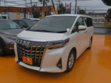 左前からの画像です!当店でしたら、車両販売、買取、車検、点検、一般整備、鈑金、任意保険、その他お車の事でしたらトータルサポート致します!