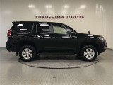 【まるごとクリーニング】シートを取り外し、車内を徹底洗浄。隅々まで丁寧に仕上げています。