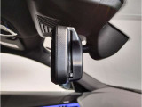 ☆BMWのルームミラーには自動防眩機能が備わっております。後続車のヘッドライトの明るさで幻惑されるのを防止☆