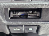 ETCならこんな利点が!!1. キャッシュレスシステムで、現金などを用意する必要無し!2. 料金所をノンストップで通過できます。