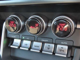 オートエアコンで車内はいつでも快適です♪