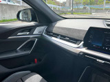 国道1号線に沿い横浜市営地下鉄「三ッ沢上町駅」から徒歩約10分。 BMW Premium Selection 横浜三ッ沢店 / 〒240-0062神奈川県横浜市保土ヶ谷区岡沢町322-3