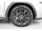 225/55R18のタイヤサイズです。