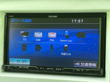 TVやラジオ、Bluetooth Audioなど、AVソースを画面上で選択できます。使いたい音源を一覧から確認しやすく、日々の移動に合わせて音楽や情報を楽しめる便利な装備です。