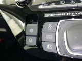 【横滑り防止機能】 車両走行安定補助システム搭載  車が横滑りしそうになった際に、横滑りを防ぐ安全装備が付いています。