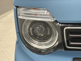 LEDヘッドライトは、点灯の瞬間から最大光量を発揮し、突然暗くなるトンネルなどでの安定感を高めます。