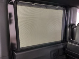 【ロールサンシェイド】まぶしい光を軽減し、心地よい車内に♪ロール式なので開け閉めも容易にできます!